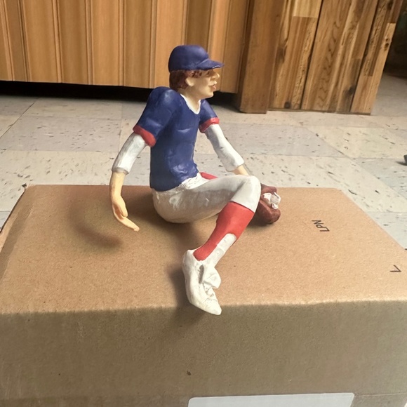 Sliding Baseball Figurine - Picture 2 of 6